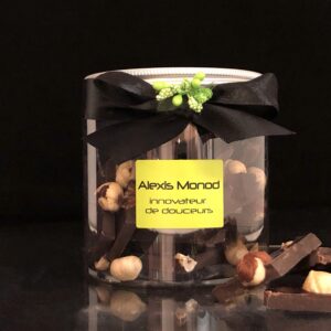 Boîte de chocolat concassé noir aux Noisettes entières