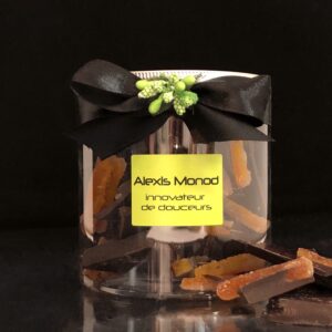 Boîte de chocolat concassé noir aux écorces d’oranges confites